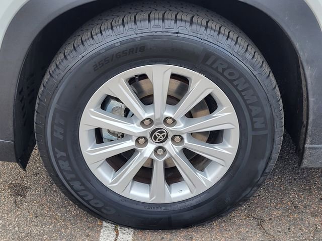 Used 2024 Toyota Grand Highlander XLE image 11