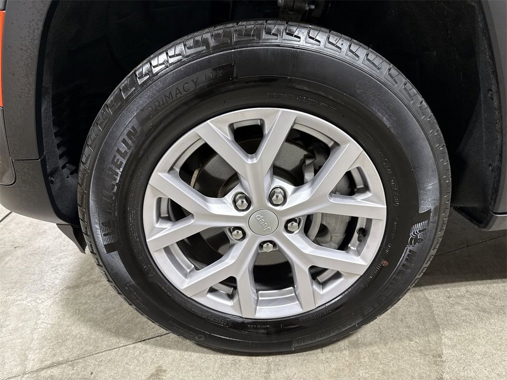 Used 2022 Jeep Grand Cherokee Limited image 26