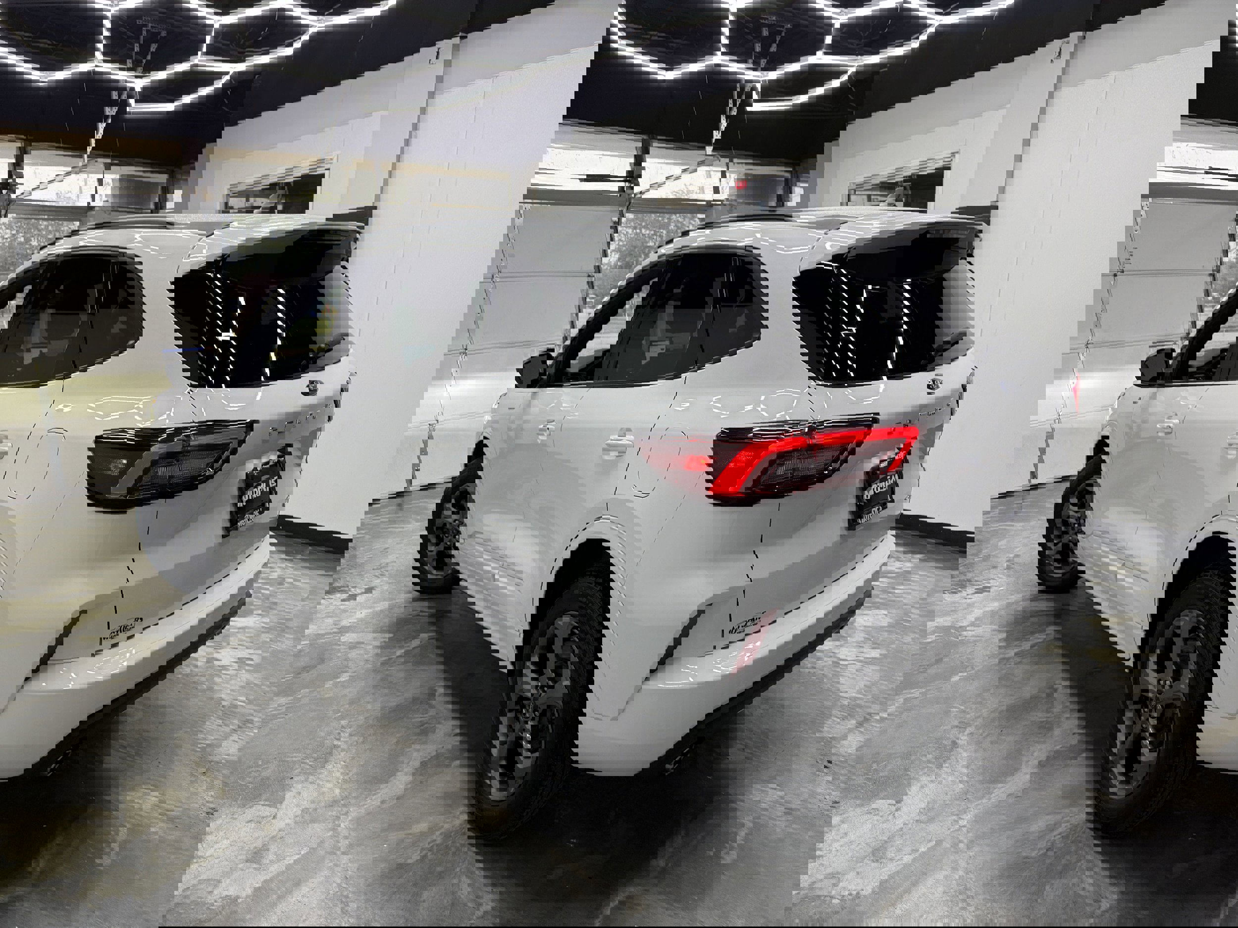 Used 2023 Ford Escape ST-Line image 6