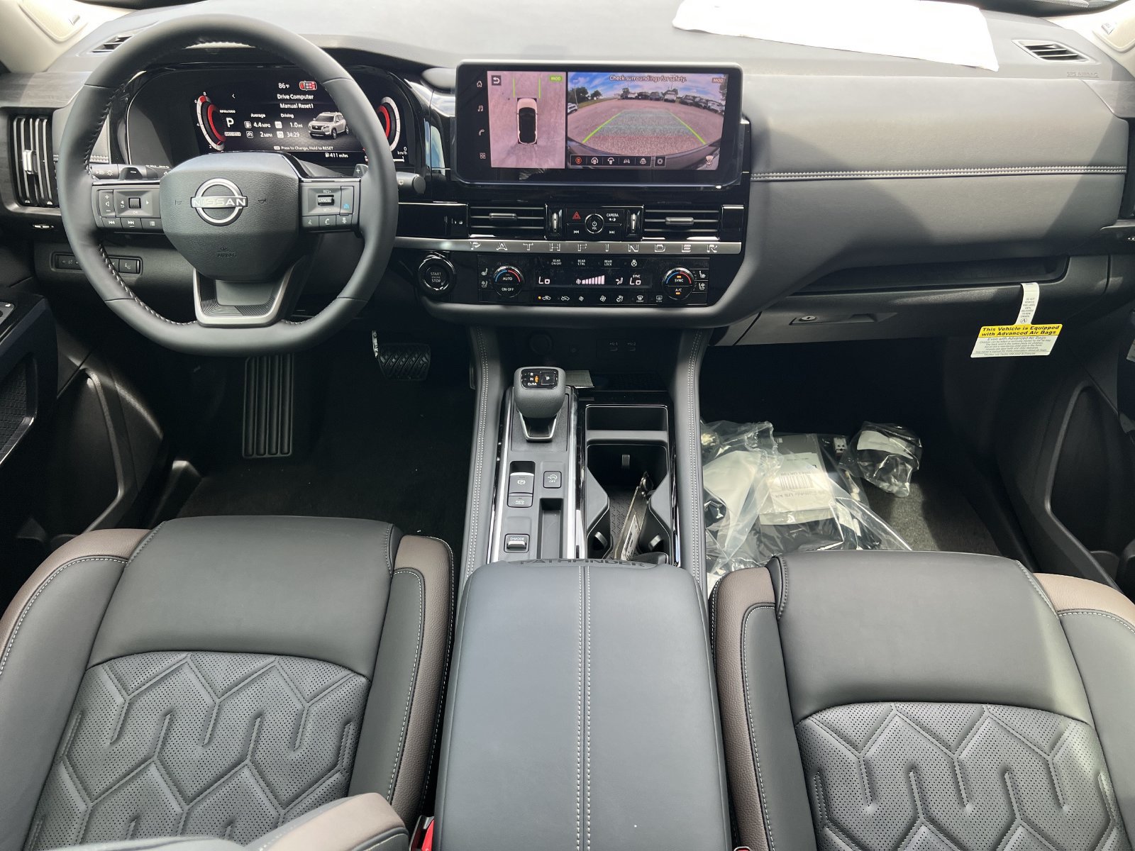 New 2026 Nissan Pathfinder Platinum FWD image 2