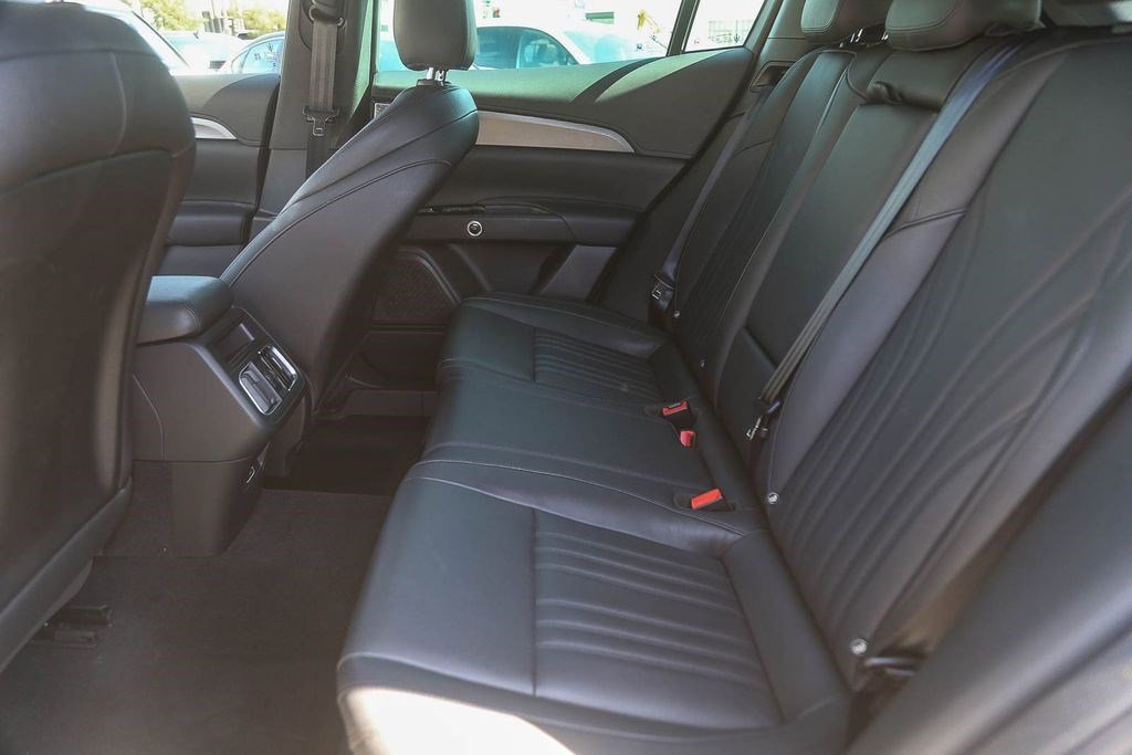 Used 2024 Maserati Grecale GT image 18