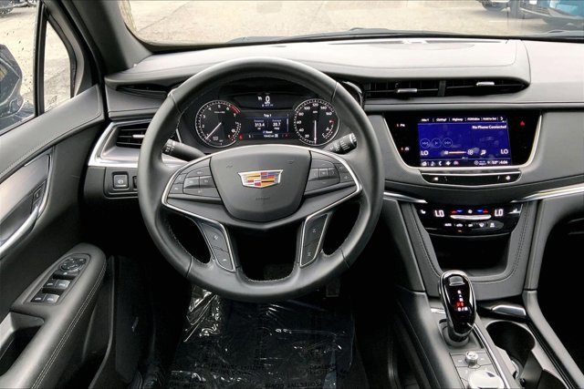 Used 2025 Cadillac XT5 Luxury AWD/4WD image 4