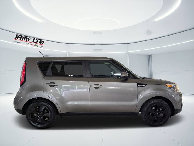 Used 2018 Kia Soul w/ Option Group 020 FWD image 2