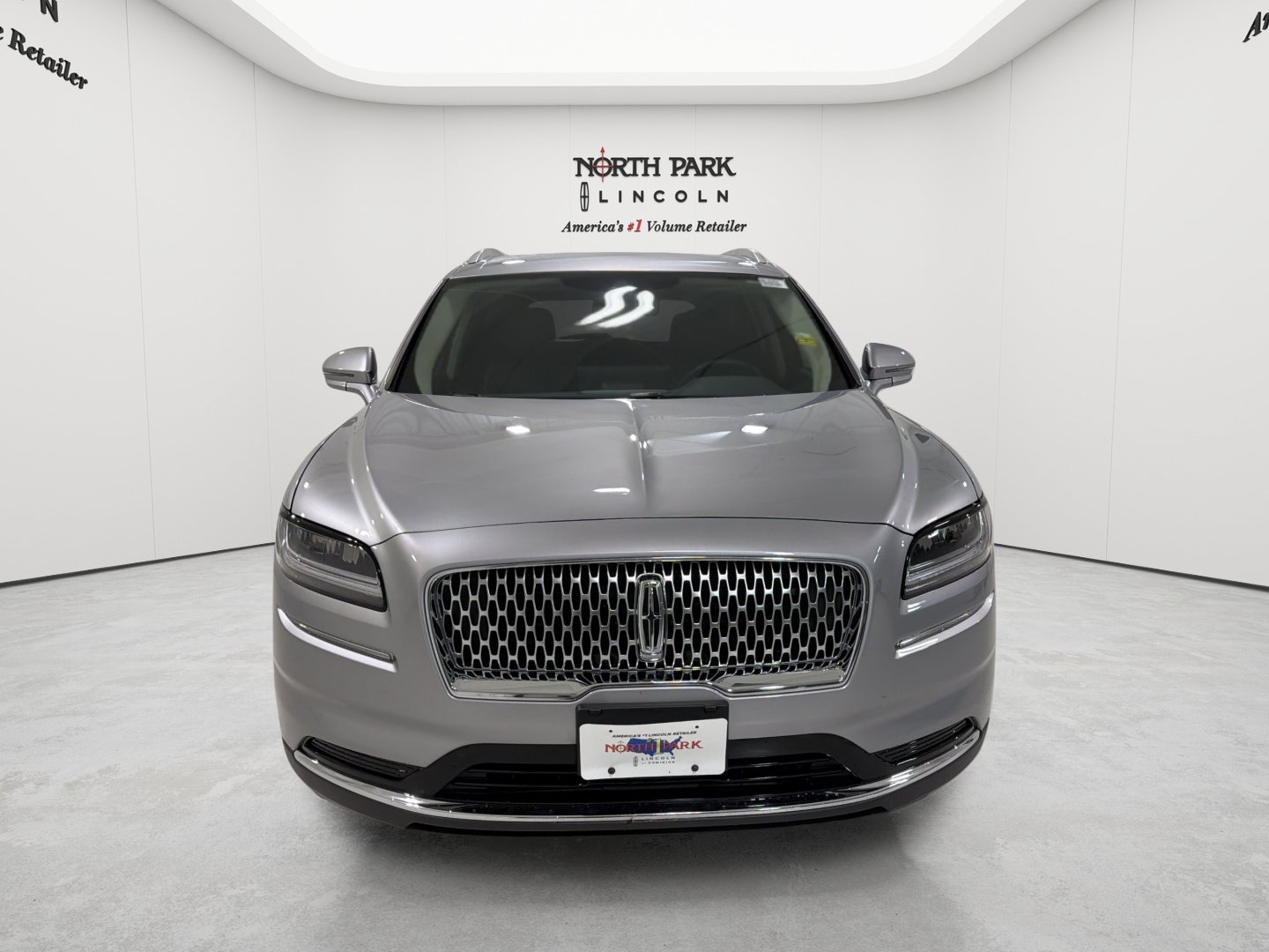 Used 2023 Lincoln Nautilus FWD w/ Premium Package image 8