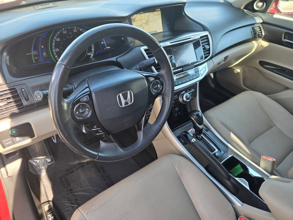 Used 2015 Honda Accord Touring image 12