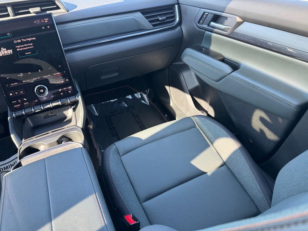 Used 2026 GMC Terrain AT4 w/ Technology Package II AWD/4WD image 18