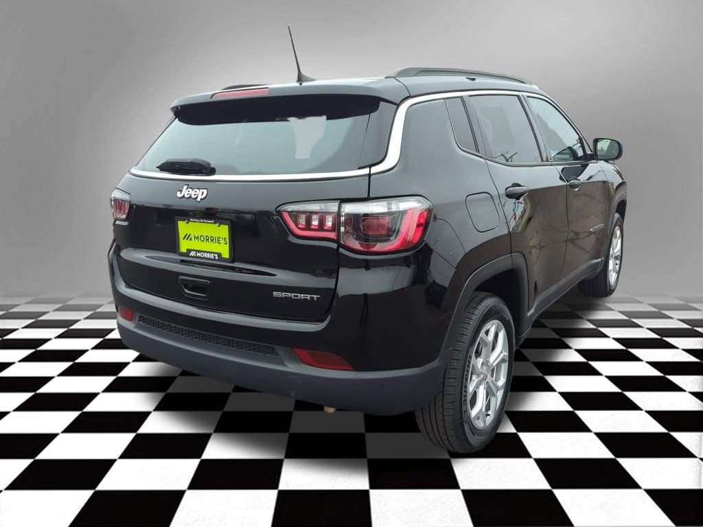 Used 2024 Jeep Compass Latitude image 8