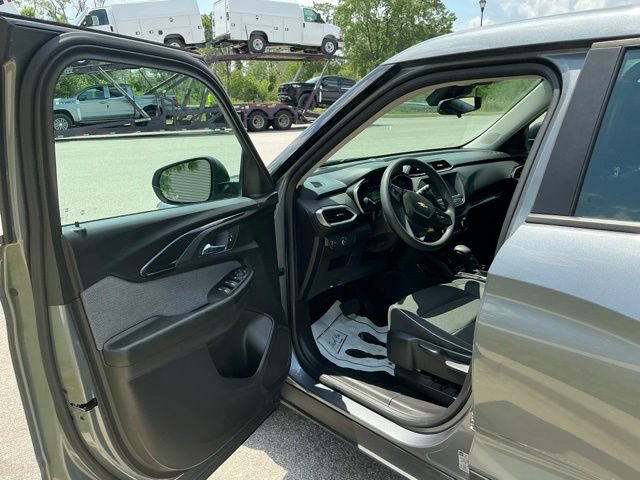 Used 2021 Chevrolet TrailBlazer LS FWD image 14