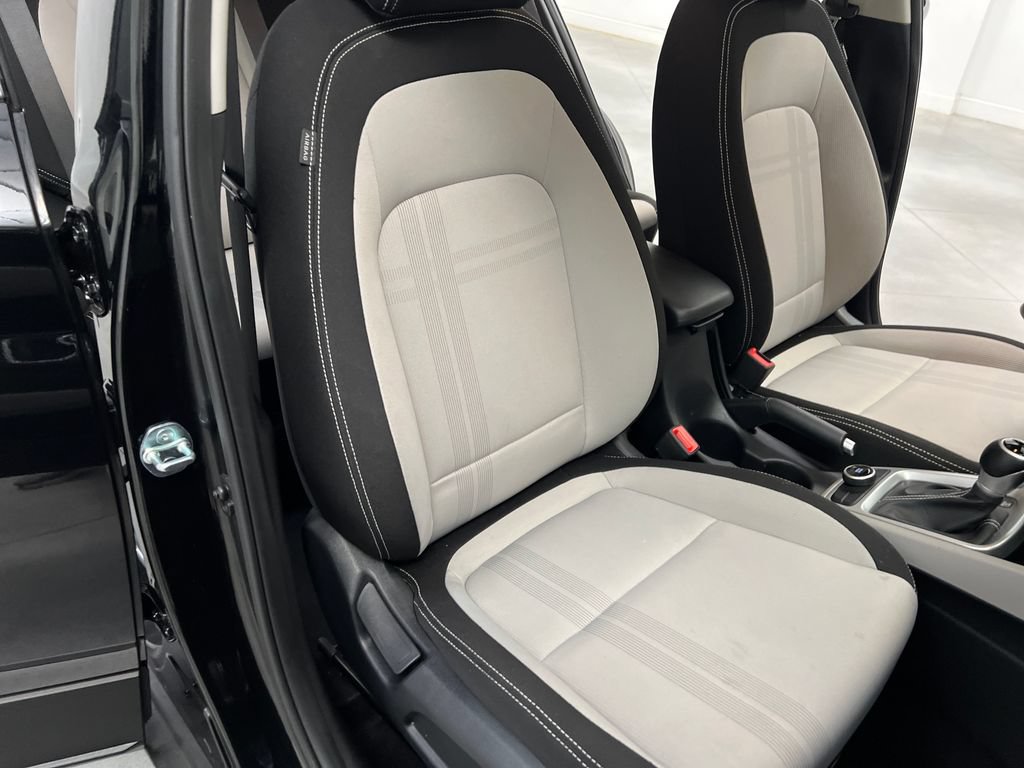 Used 2025 Hyundai Venue SEL FWD image 28
