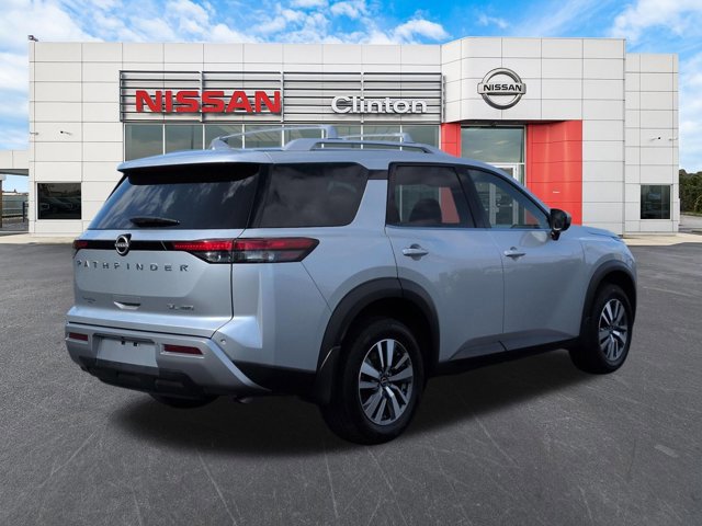Certified 2025 Nissan Pathfinder SL image 3