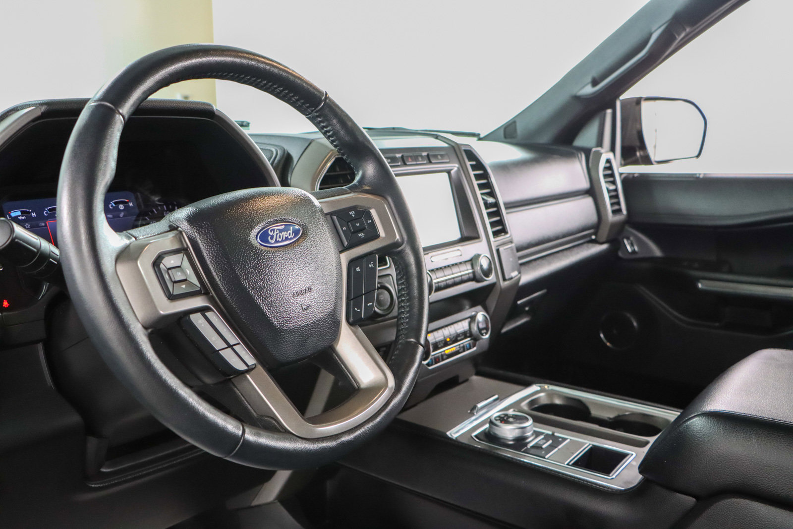 Used 2021 Ford Expedition XLT image 24