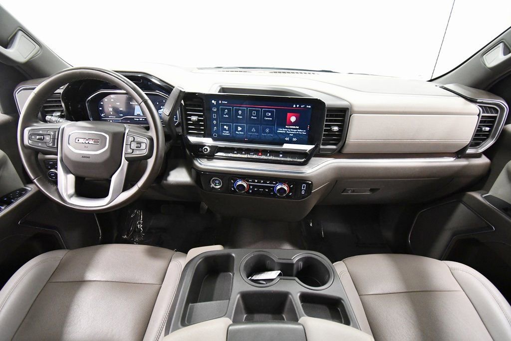 Used 2024 GMC Sierra 1500 SLT image 3
