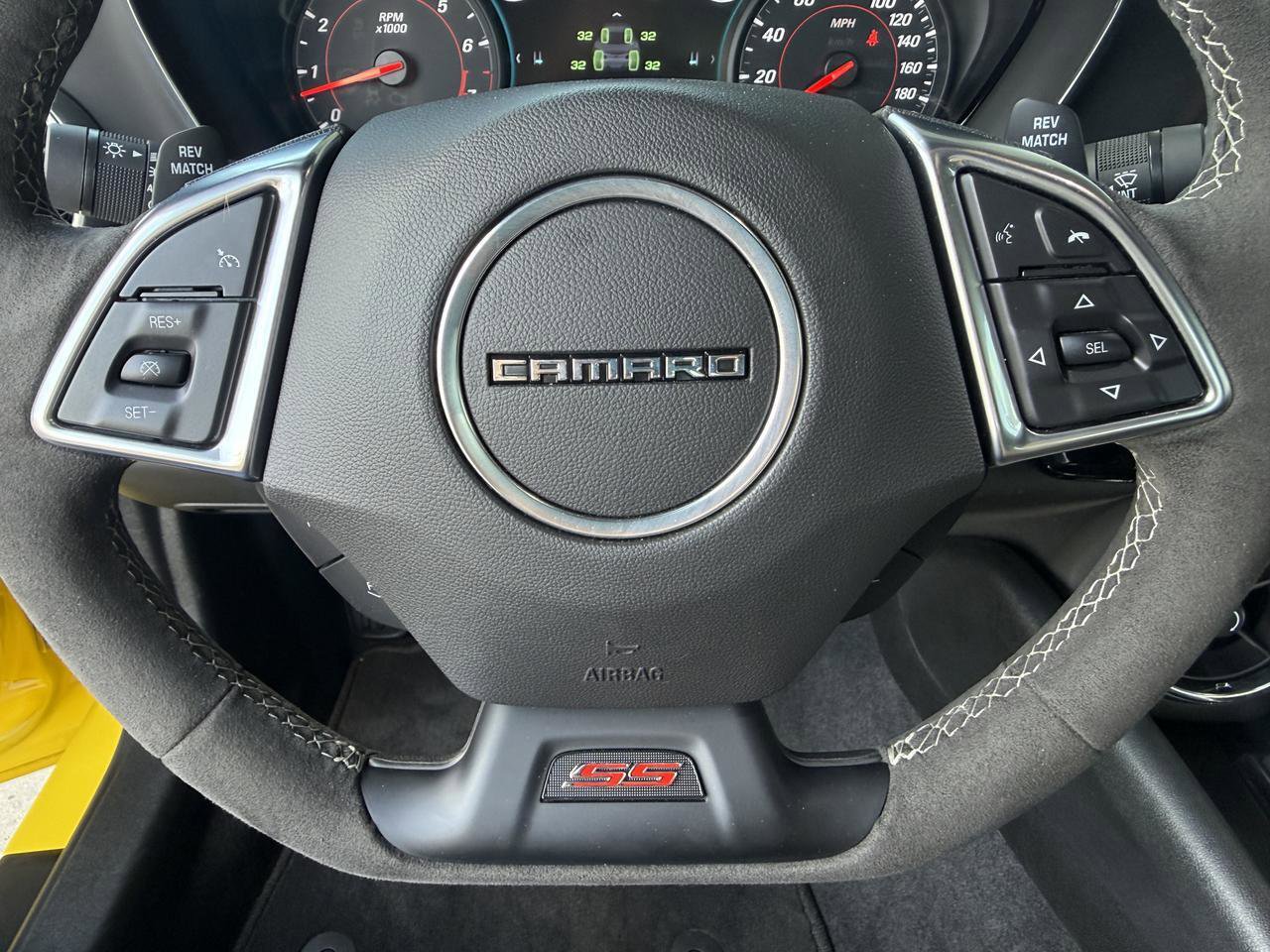 Used 2018 Chevrolet Camaro SS RWD image 16