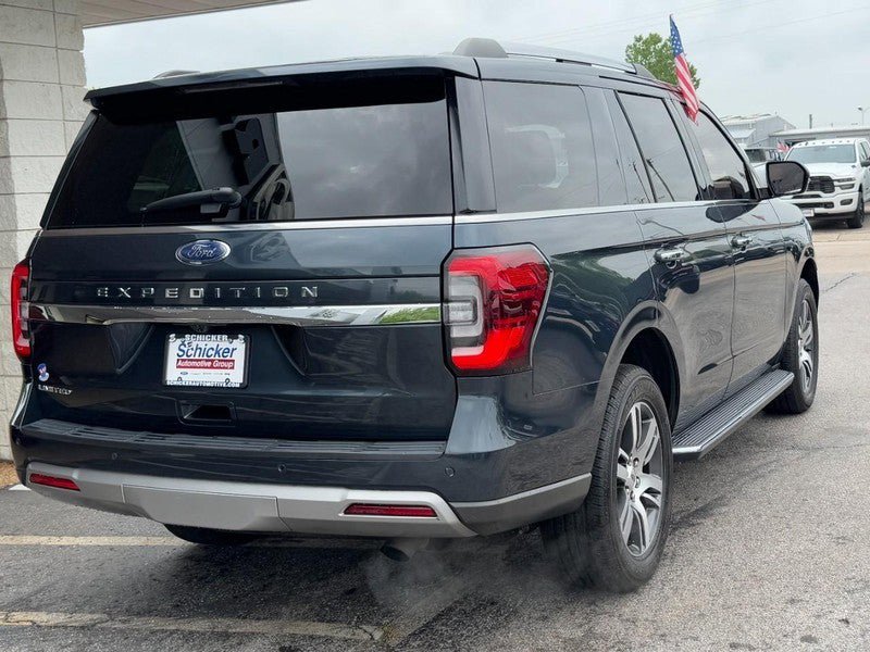 Used 2023 Ford Expedition Limited AWD/4WD image 3