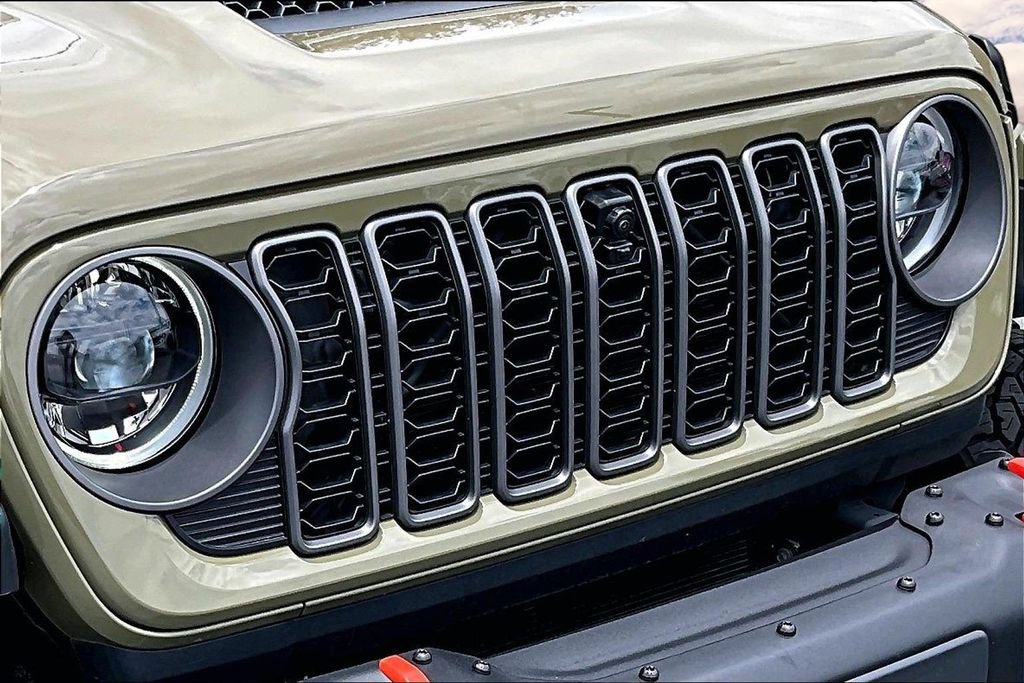 Used 2025 Jeep Gladiator Mojave AWD/4WD image 34