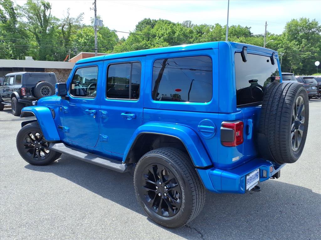 Used 2022 Jeep Wrangler Unlimited Sahara AWD/4WD image 6