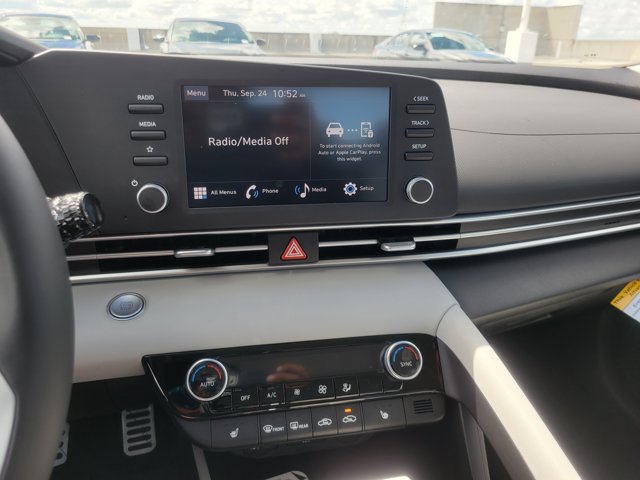 New 2026 Hyundai Elantra SEL Sport FWD image 15