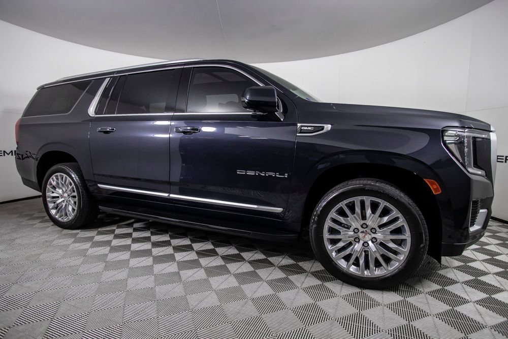 Used 2024 GMC Yukon XL Denali w/ Advanced Technology Package AWD/4WD image 2
