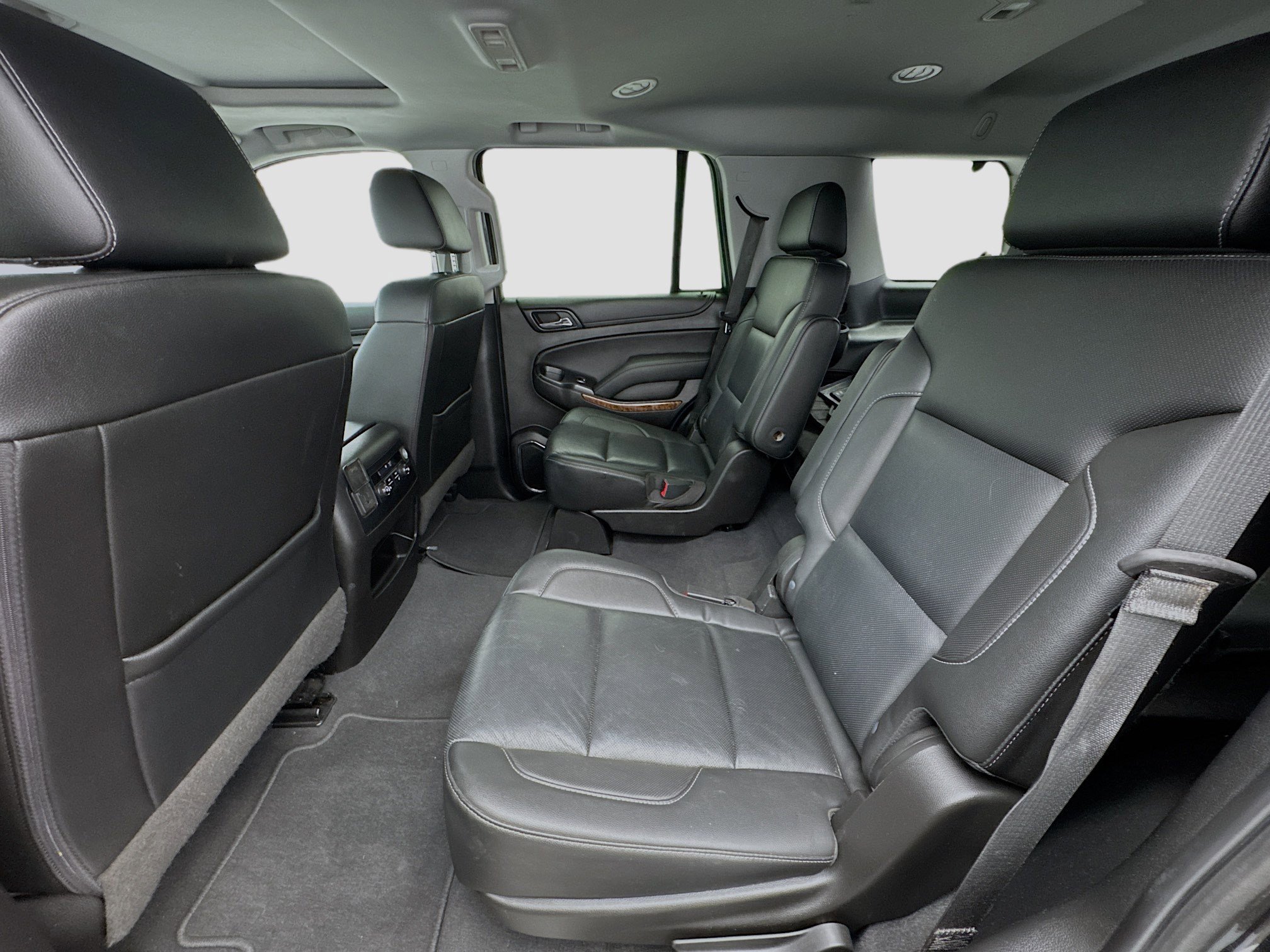 Used 2019 Chevrolet Tahoe Premier w/ RST 6.2L Performance Edition AWD/4WD image 16