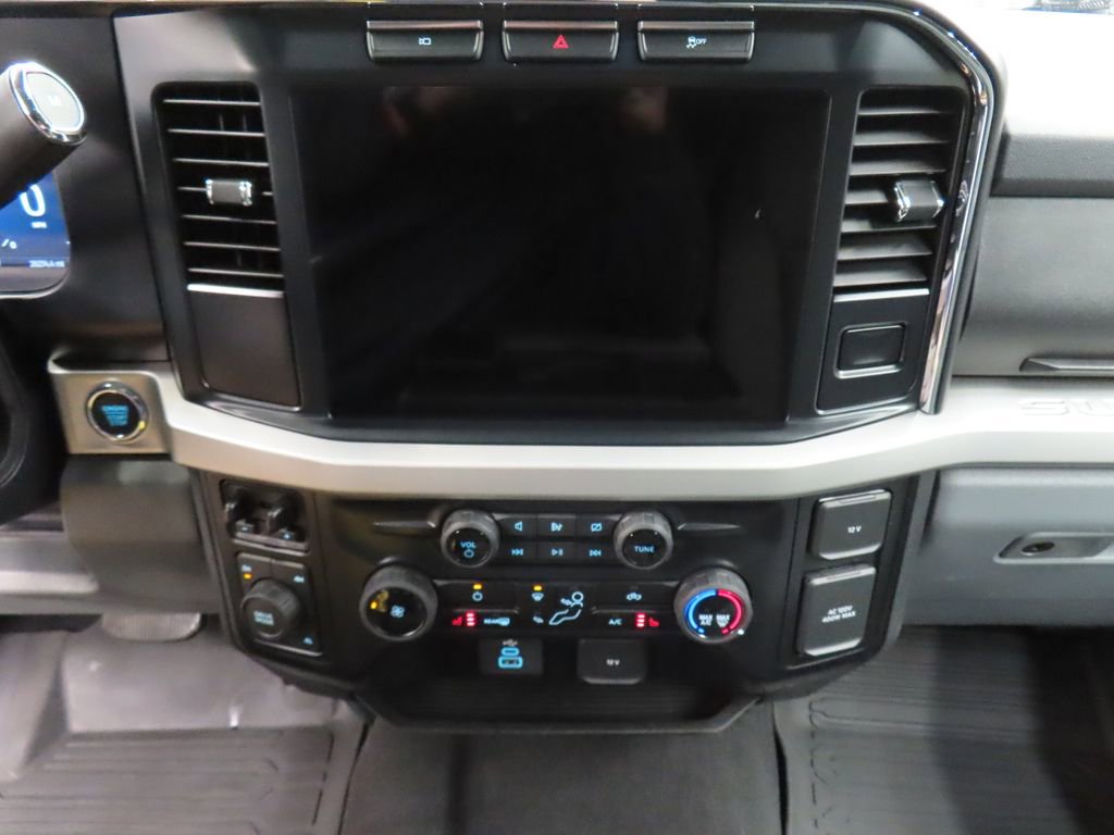 Used 2024 Ford F250 XLT w/ Black Appearance Package image 18