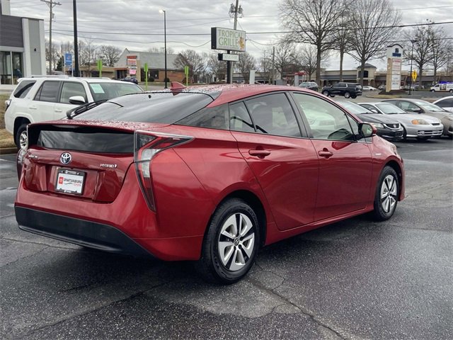 Used 2017 Toyota Prius Three video 3