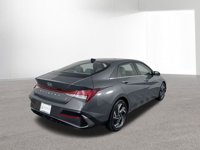 Certified 2025 Hyundai Elantra SEL FWD image 13