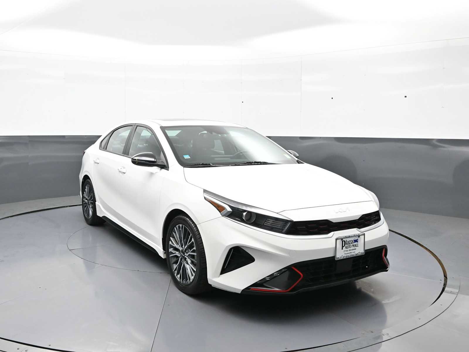 Used 2023 Kia Forte GT-Line w/ GT-Line Premium Package FWD image 3