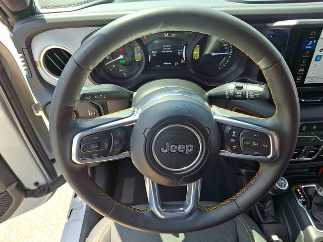 Used 2024 Jeep Wrangler Unlimited Sahara AWD/4WD image 18