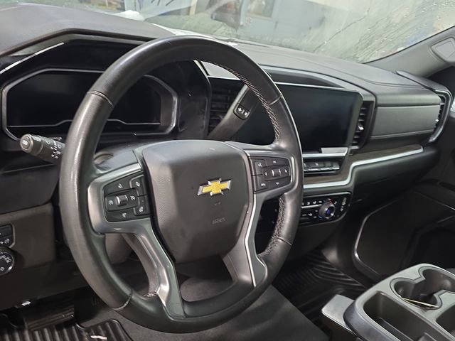 Used 2023 Chevrolet Silverado 1500 LT image 18