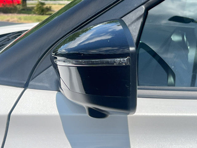 Used 2024 Nissan Kicks SR w/ SR Premium Package FWD image 31