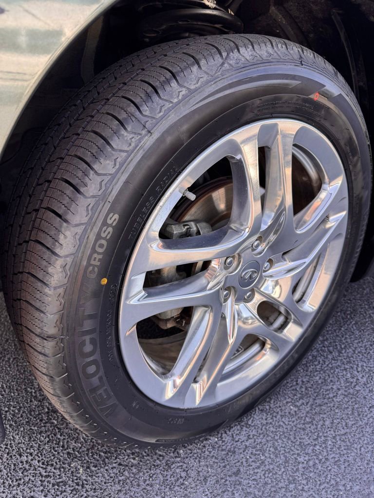 Used 2013 INFINITI JX35 AWD w/ Premium Pkg image 36