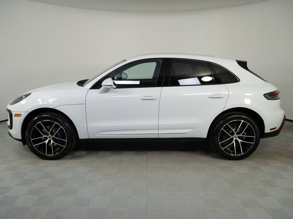 New 2026 Porsche Macan image 2