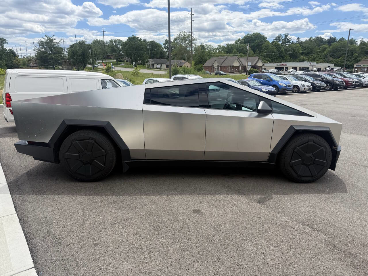 Used 2024 Tesla Cybertruck AWD Crew Cab image 6