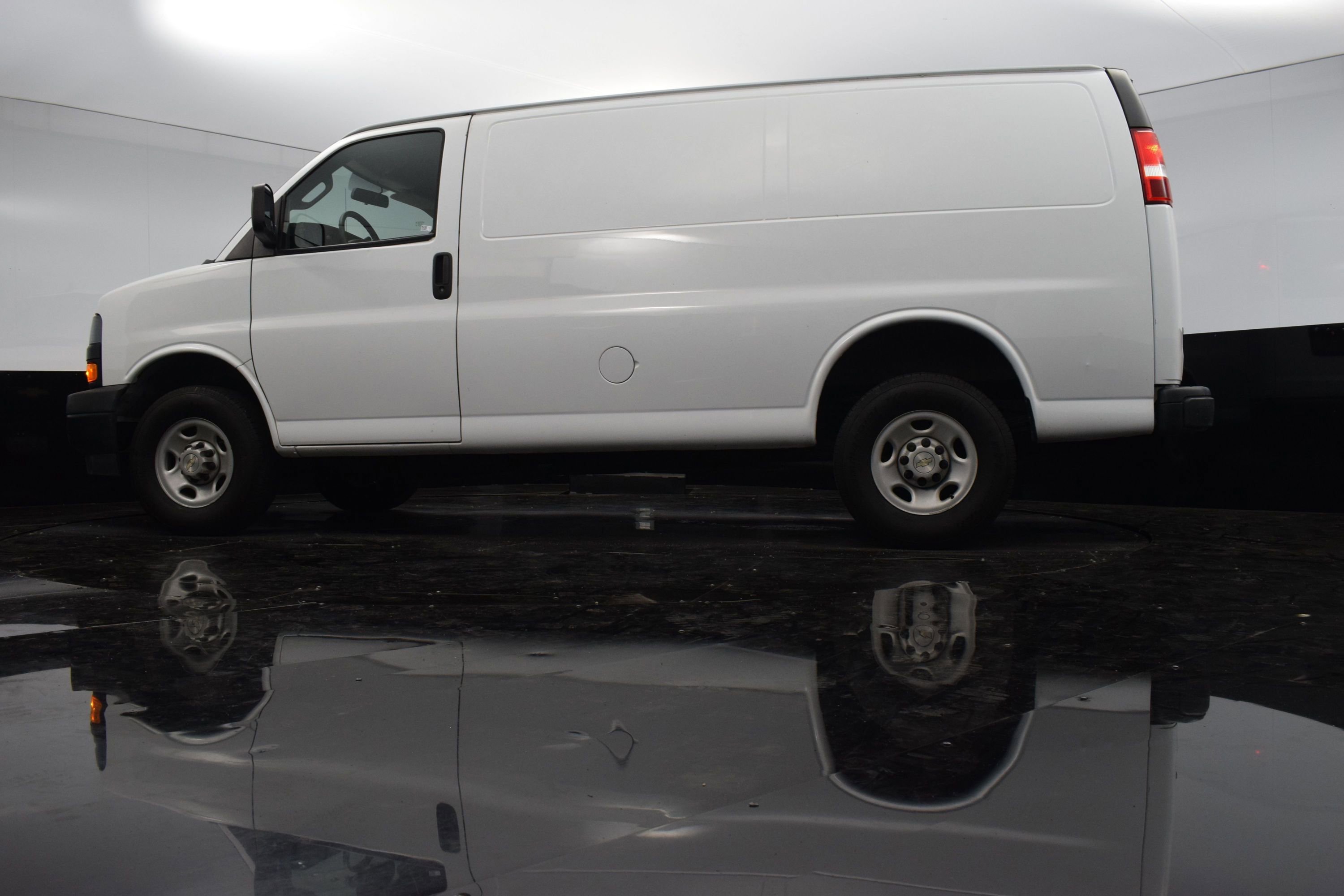 Used 2022 Chevrolet Express 2500 w/ Driver Convenience Package image 19