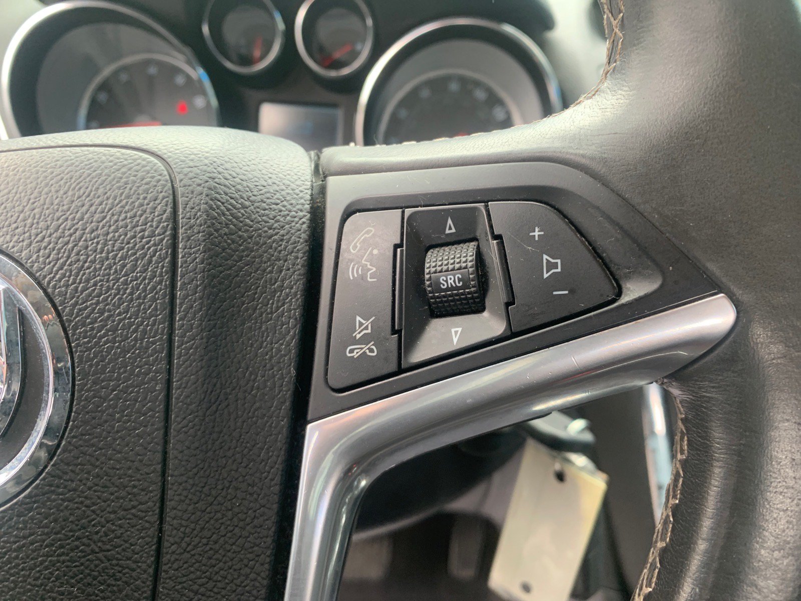 Used 2014 Buick Encore FWD image 9