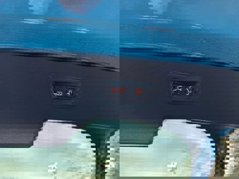 Used 2015 BMW X6 M image 32