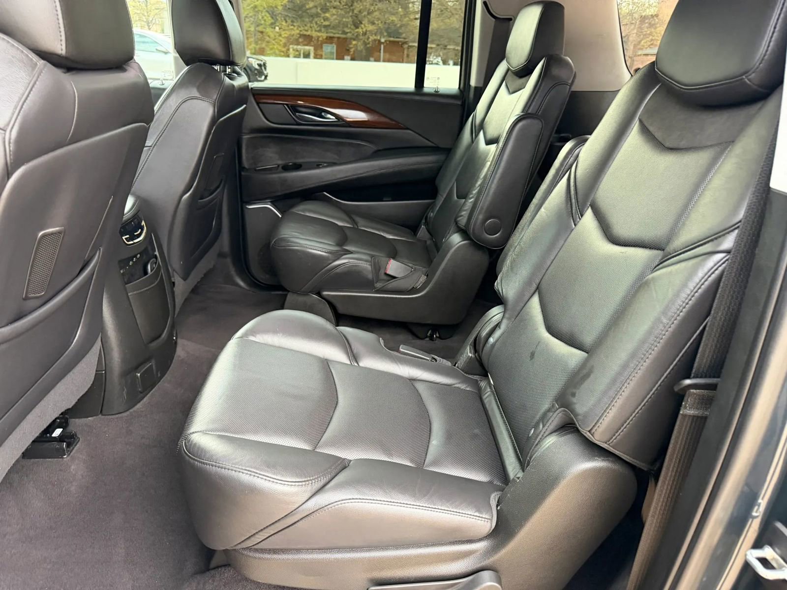 Used 2020 Cadillac Escalade ESV Premium Luxury image 5