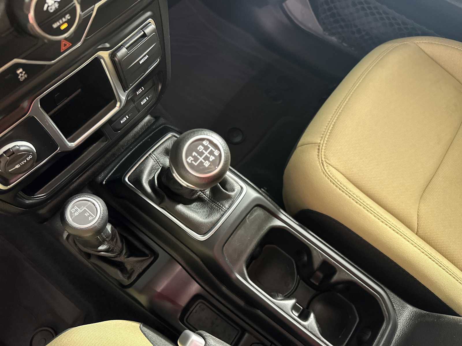 Used 2022 Jeep Wrangler Sport image 19