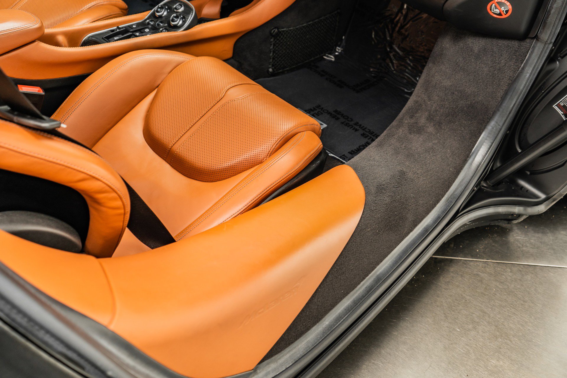 Used 2017 McLaren 570S image 27