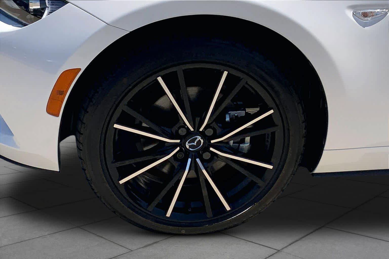 Used 2025 MAZDA MX-5 Miata RF Grand Touring RWD image 9