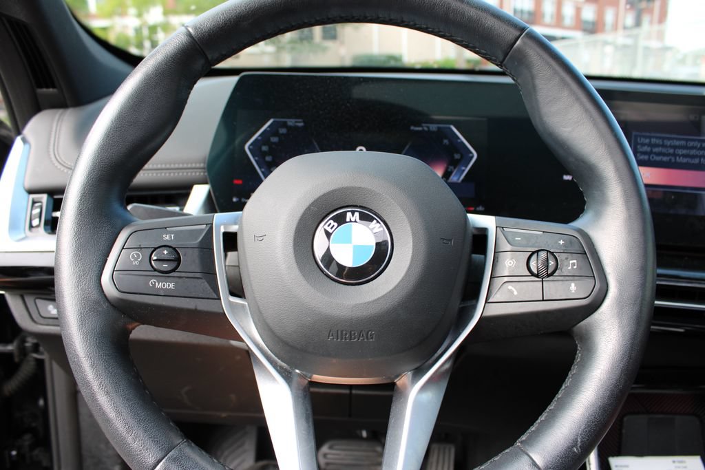 Used 2025 BMW X1 xDrive28i AWD/4WD image 12