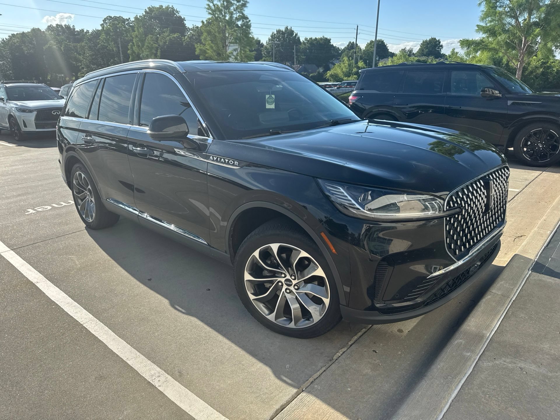 Used 2025 Lincoln Aviator Reserve w/ Illumination Package AWD/4WD image 4