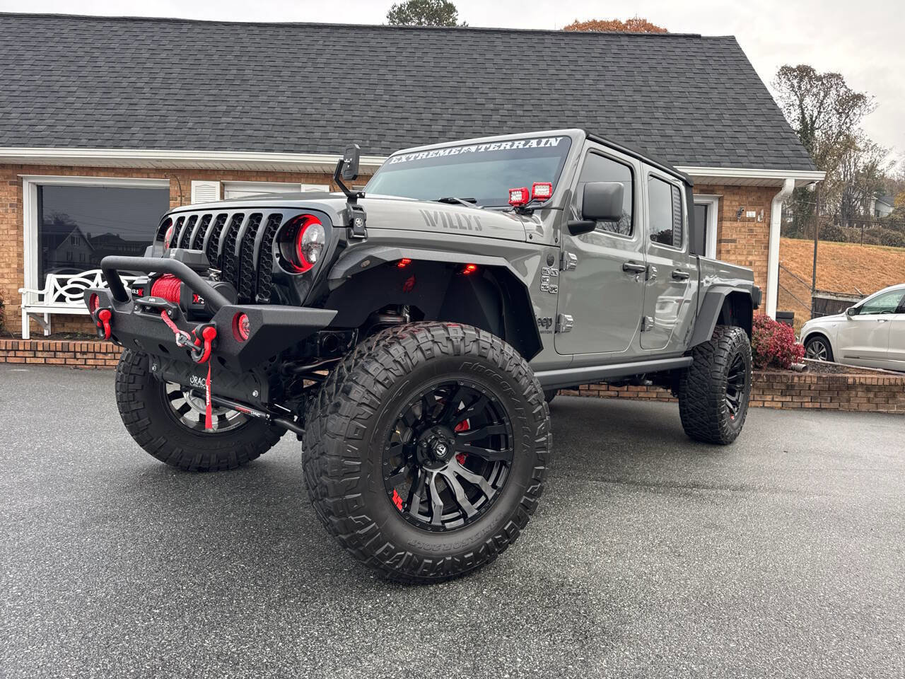 Used 2021 Jeep Gladiator Sport image 3