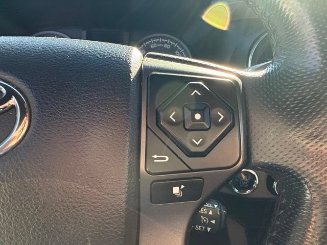 Used 2016 Toyota Tacoma TRD Off-Road AWD/4WD image 26