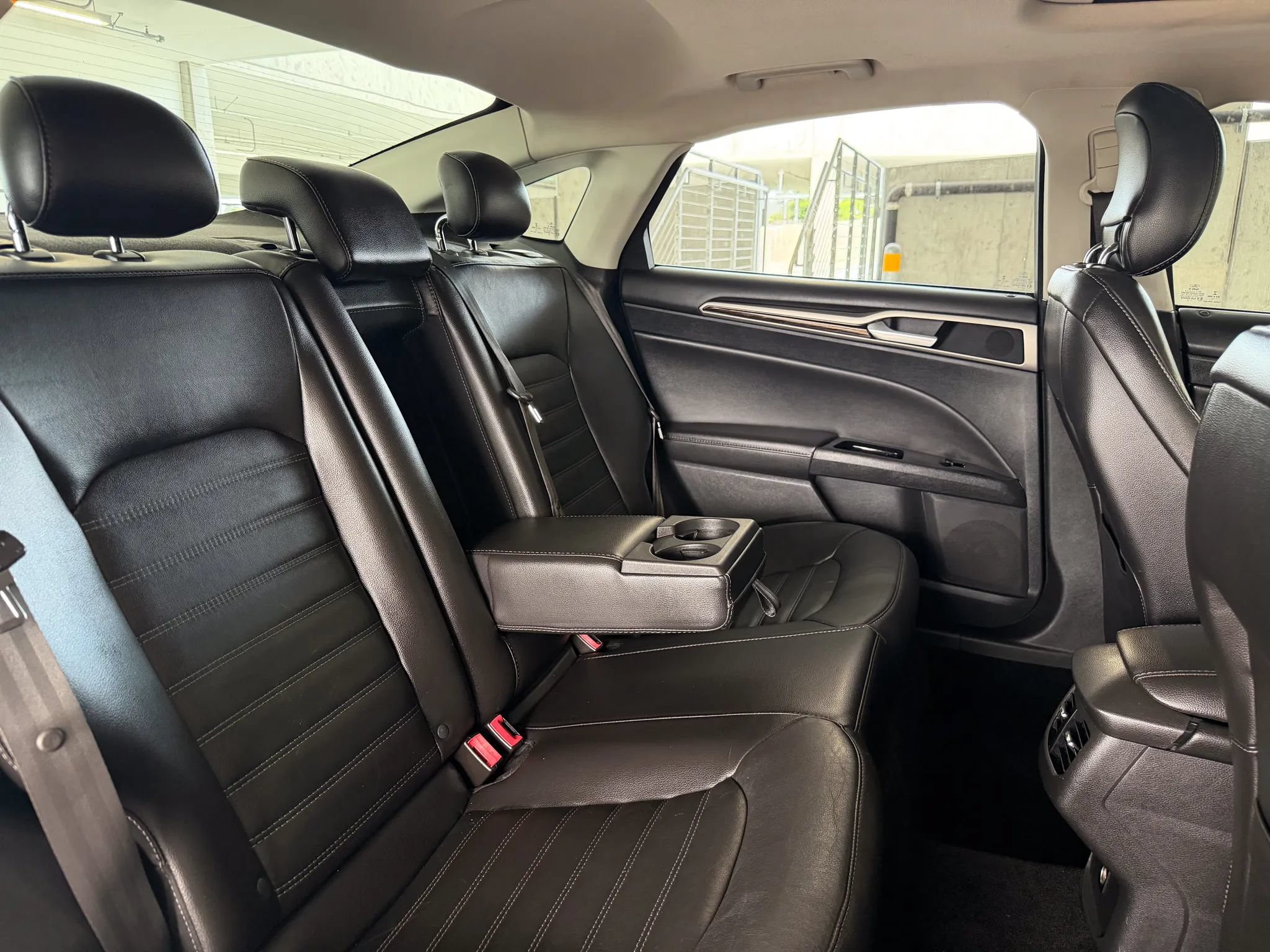 Used 2014 Ford Fusion SE w/ Equipment Group 202A FWD image 23