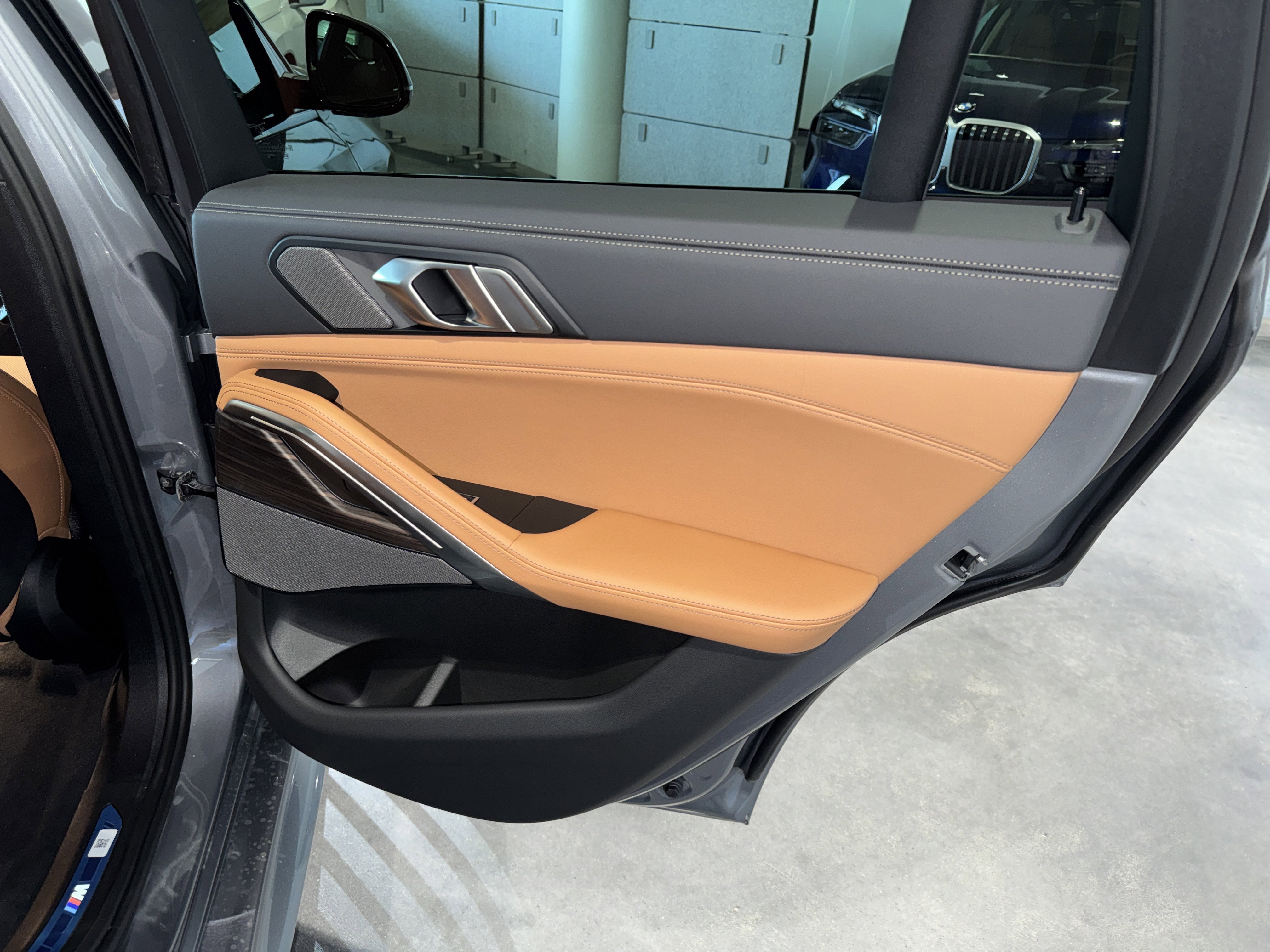 New 2026 BMW X6 xDrive40i w/ Climate Comfort Package image 10