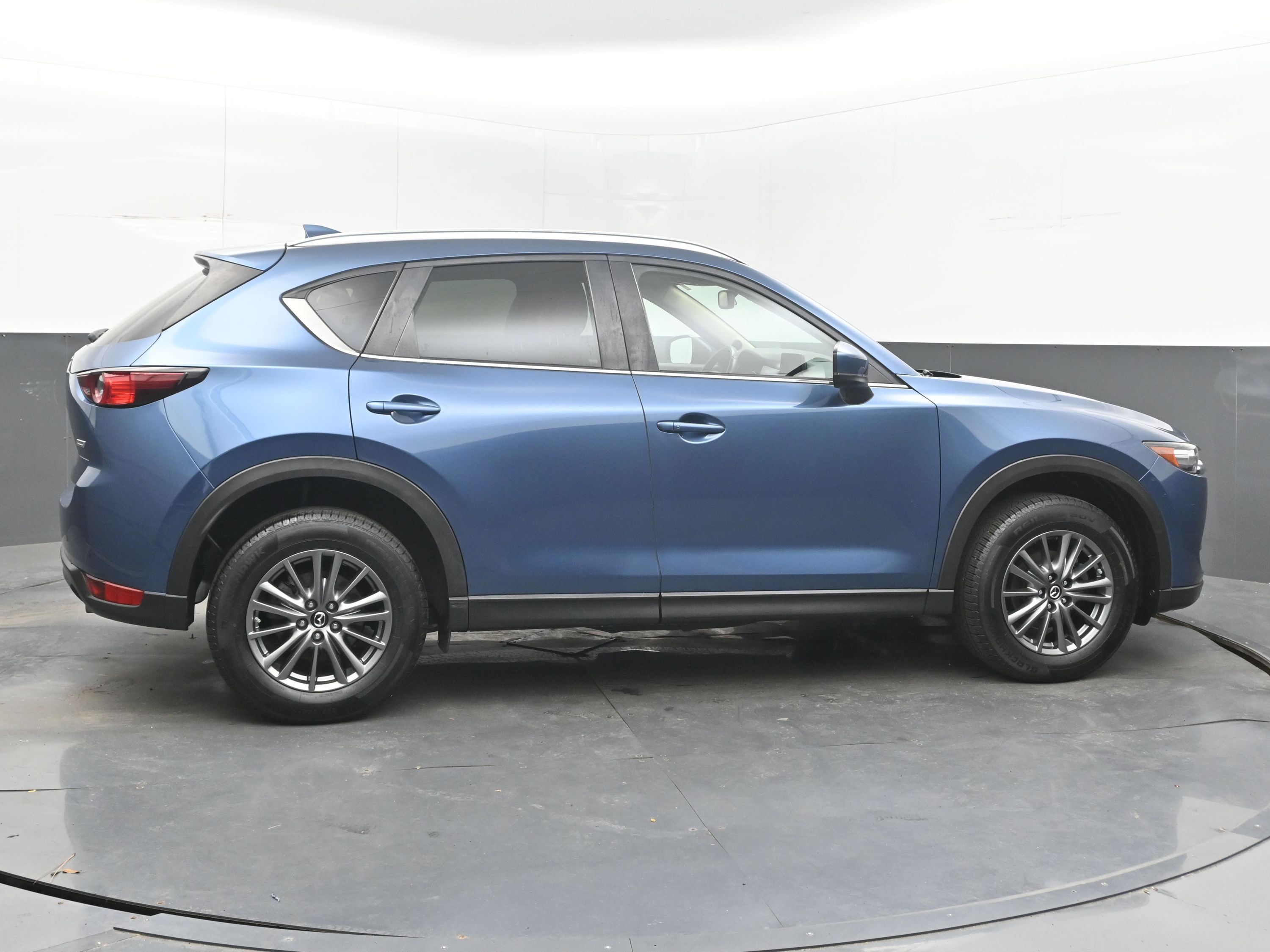 Used 2017 MAZDA CX-5 Touring w/ Preferred Equipment Package AWD/4WD image 10