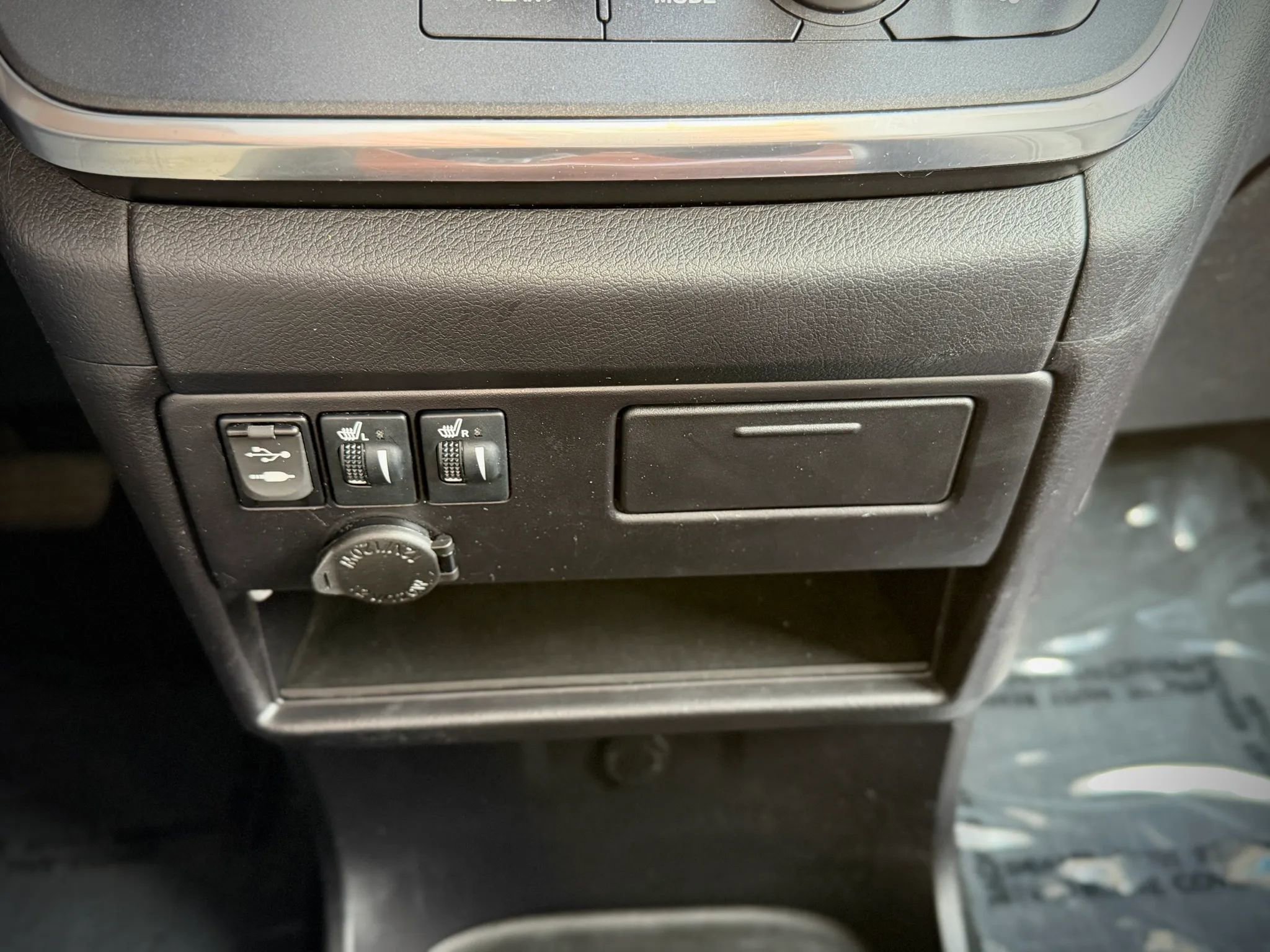 Used 2017 Toyota Sienna Limited image 13