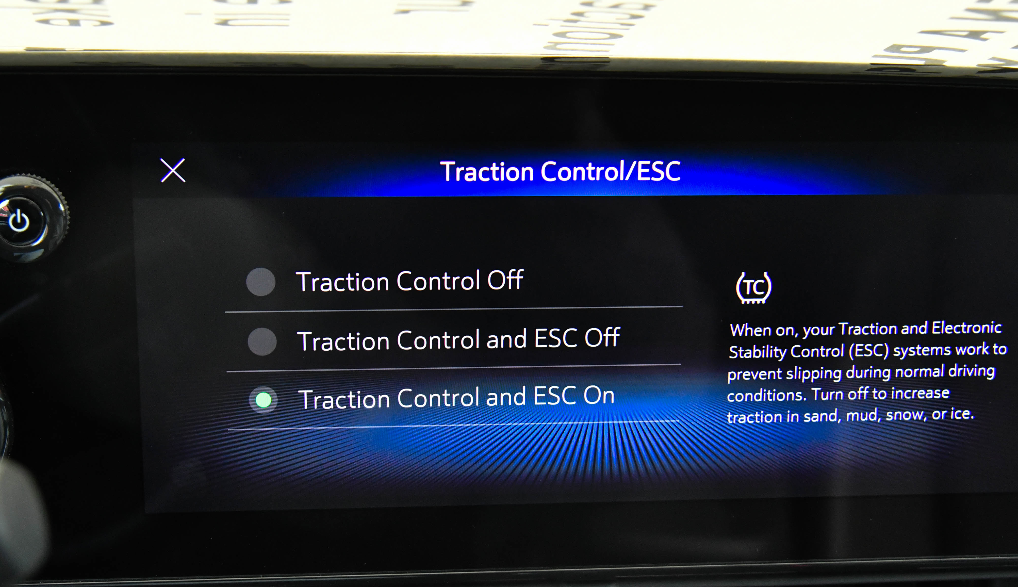 Used 2025 Chevrolet Trax LT w/ LT Convenience Package image 21