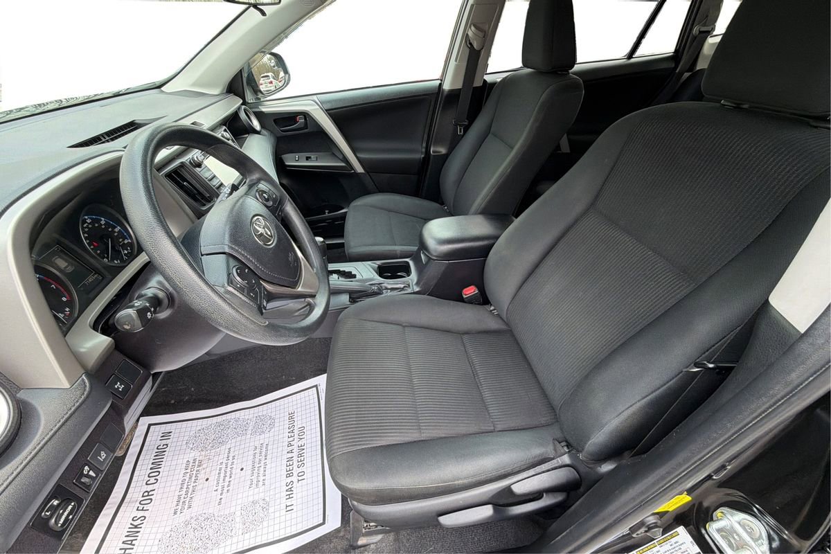 Used 2018 Toyota RAV4 LE w/ All Weather Liner Package image 9
